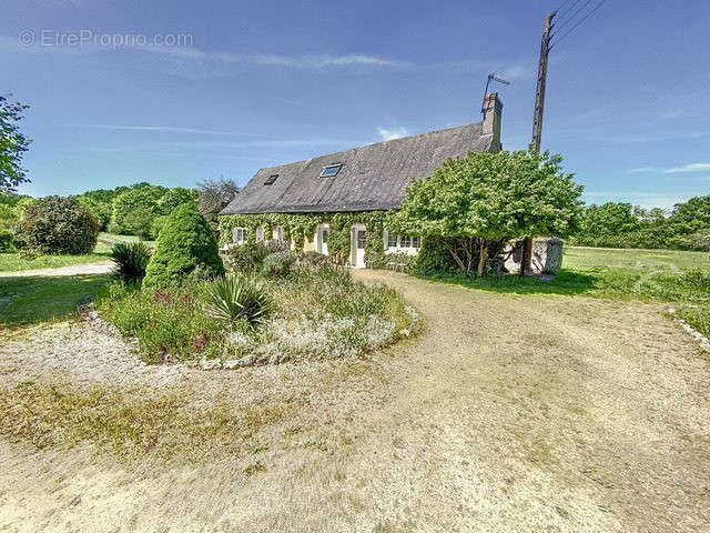 Maison à MARCILLY-SUR-MAULNE