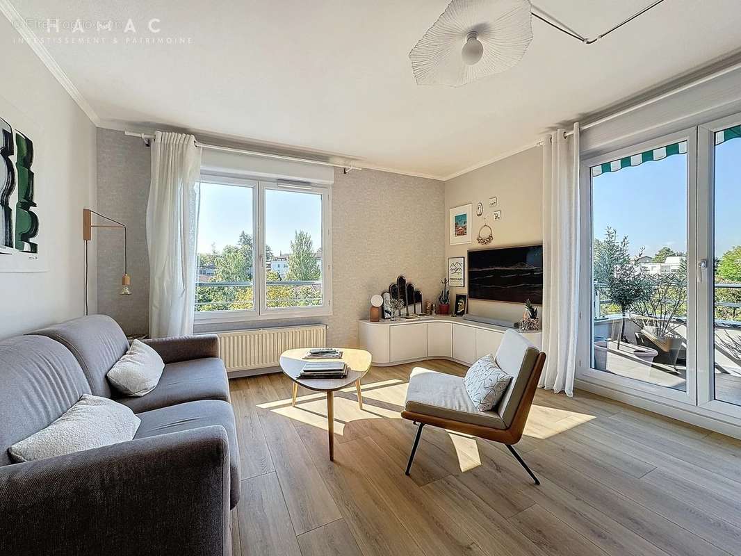 Appartement à SAINTE-FOY-LES-LYON