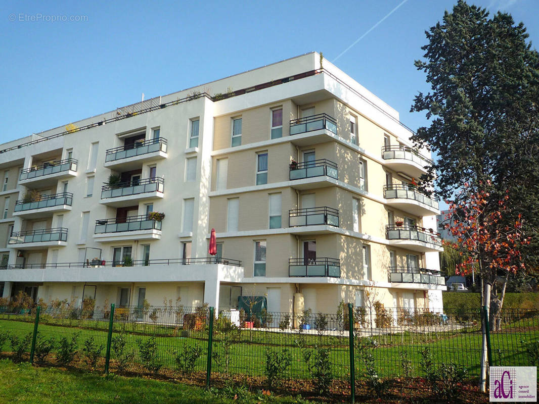 Appartement à L&#039;HAY-LES-ROSES