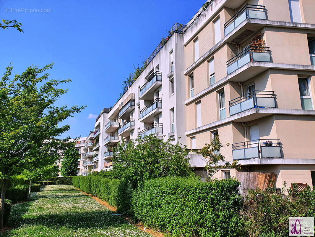 Appartement à L&#039;HAY-LES-ROSES