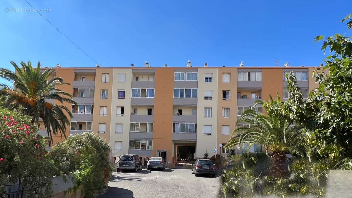 Appartement à FREJUS