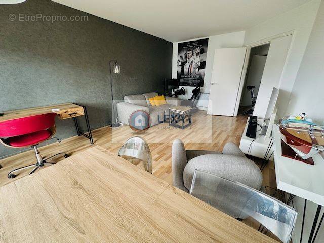 Appartement à COURBEVOIE