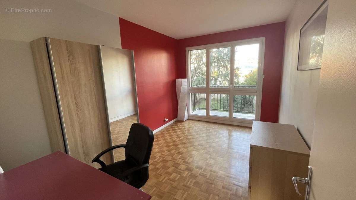 Appartement à SAINT-MAUR-DES-FOSSES