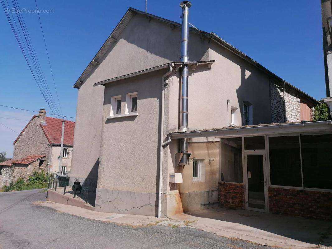 Appartement à SAINT-PRIEST-LA-FEUILLE