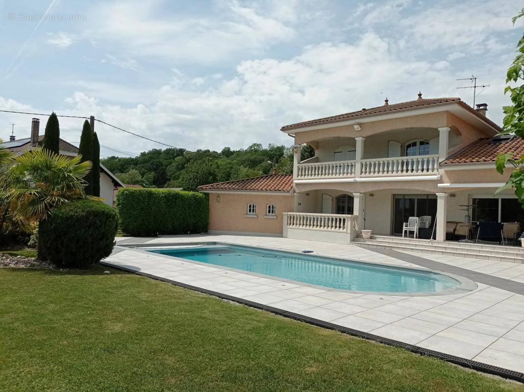 Maison à BOURG-SAINT-CHRISTOPHE