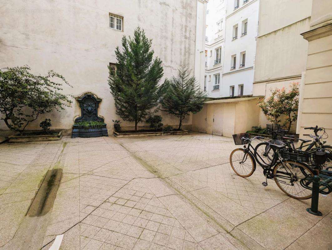 Appartement à PARIS-17E