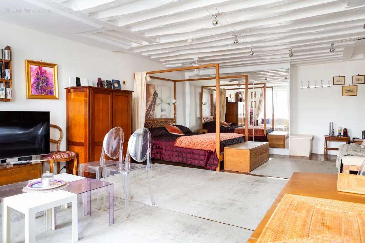 Appartement à PARIS-2E