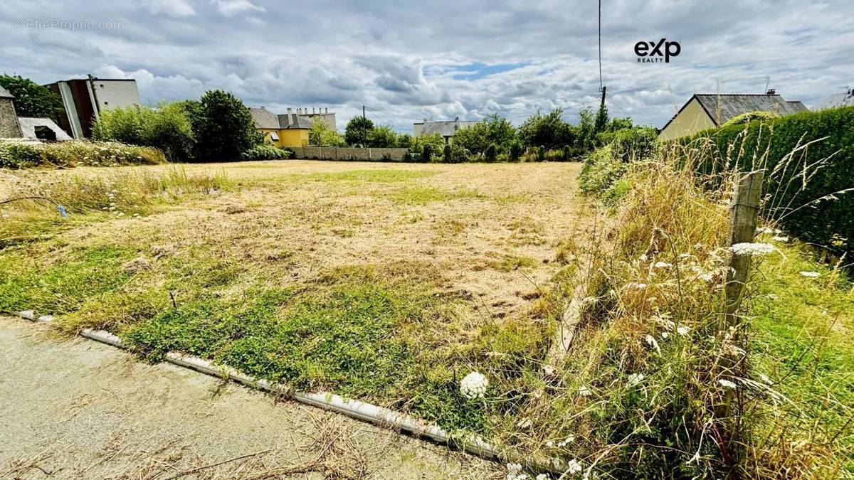 Terrain à MAYENNE