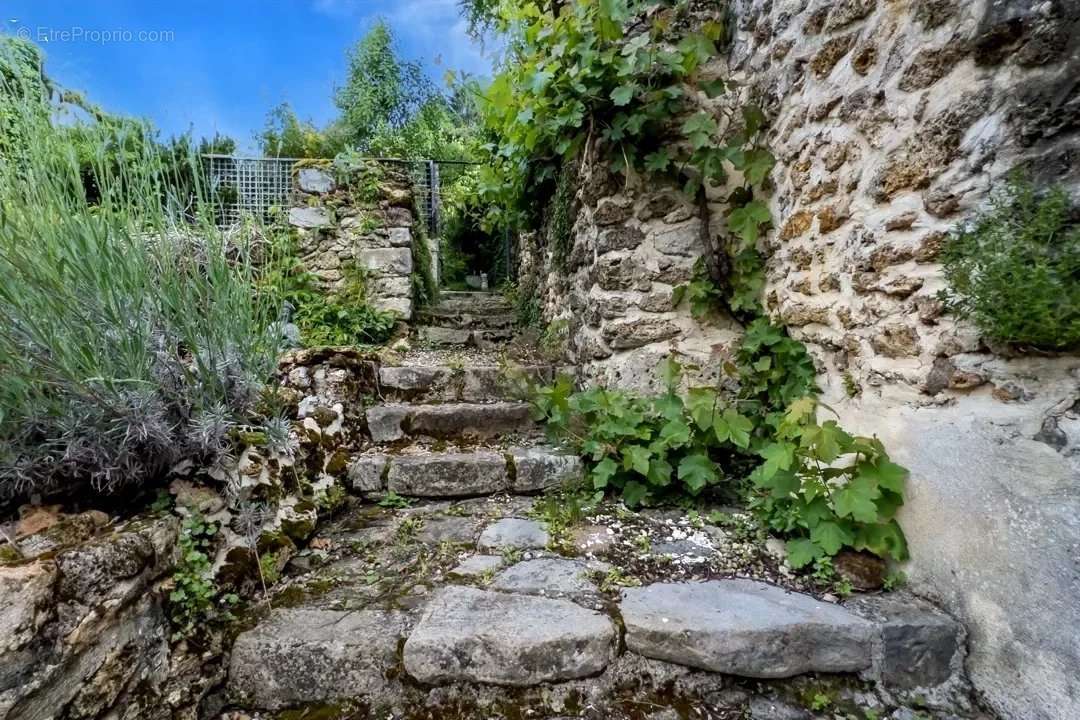 Maison à SAINT-GERMAIN-LES-ARPAJON