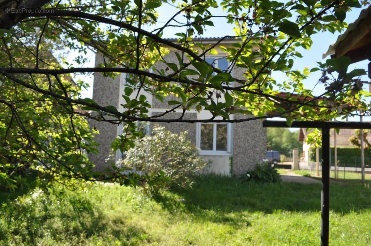 Maison à SAINT-SULPICE-DE-FALEYRENS