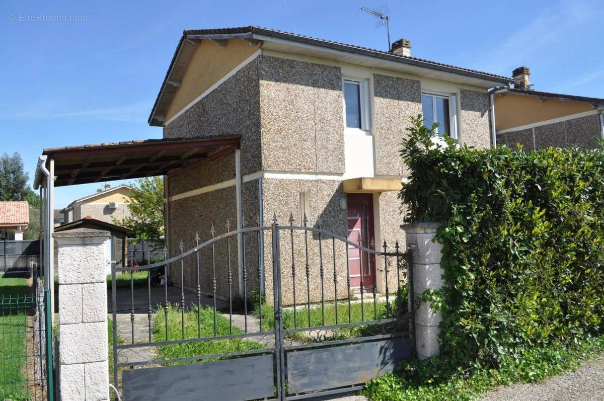 Maison à SAINT-SULPICE-DE-FALEYRENS