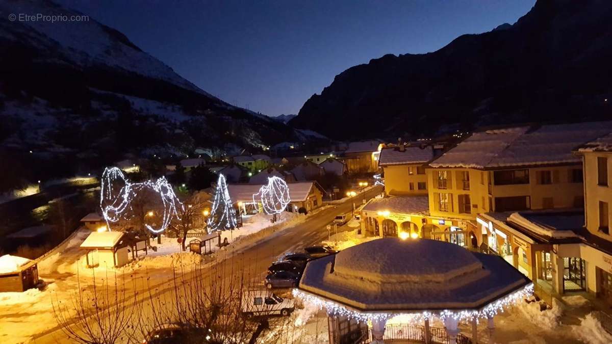 Commerce à L&#039;ARGENTIERE-LA-BESSEE