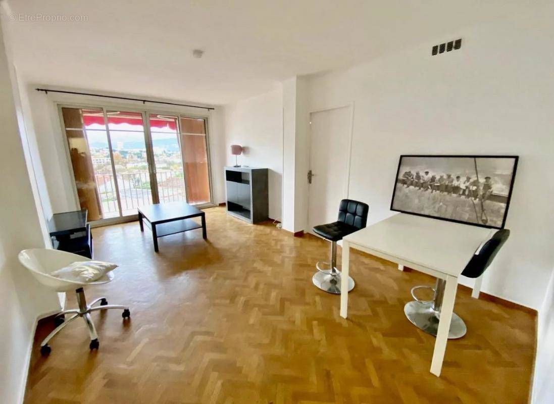 Appartement à MARSEILLE-12E