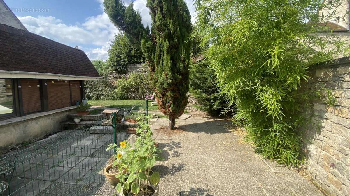 Maison à BLIGNY-SUR-OUCHE