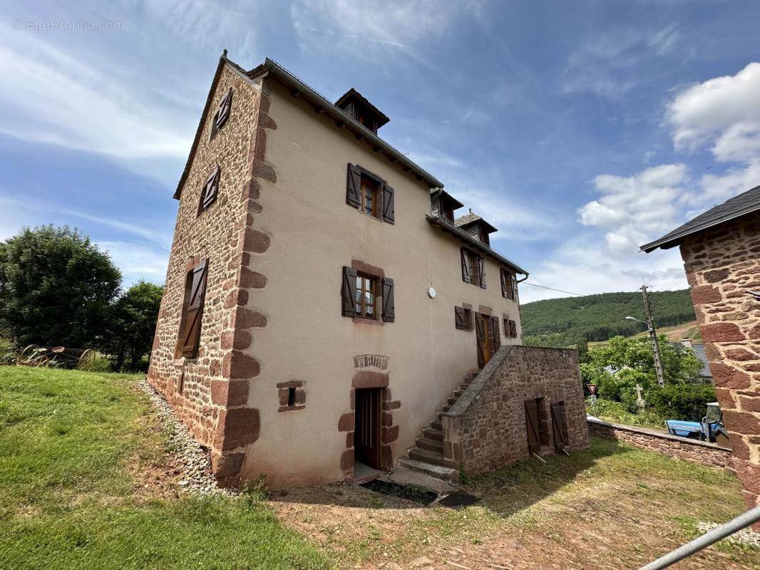 Maison à SAINT-CHRISTOPHE-VALLON