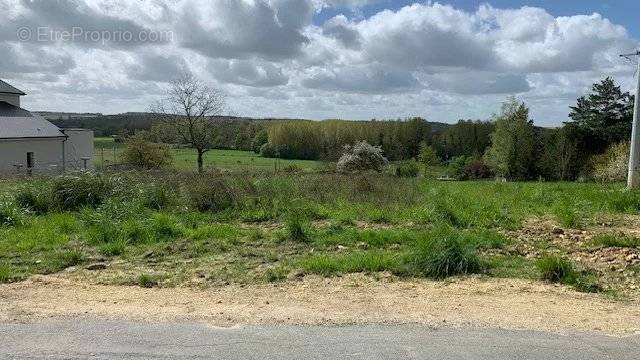 Terrain à CIVRAY-DE-TOURAINE