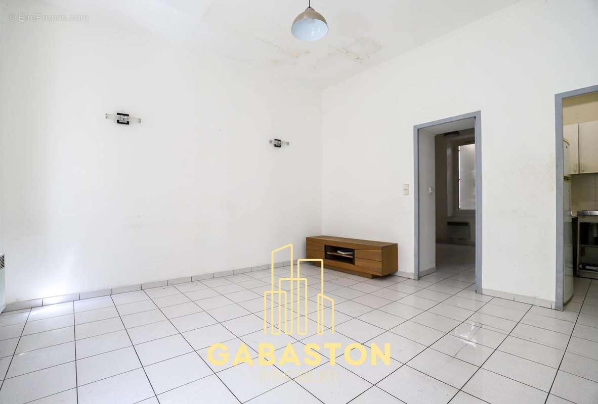 Appartement à MARSEILLE-1E