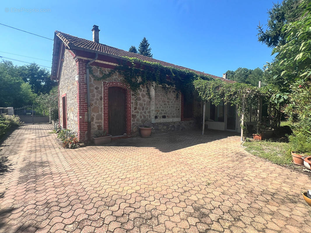 Maison à SAINT-FLORENT-SUR-AUZONNET