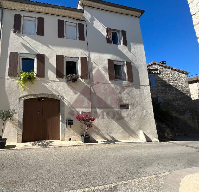 Appartement à BERRIAS-ET-CASTELJAU