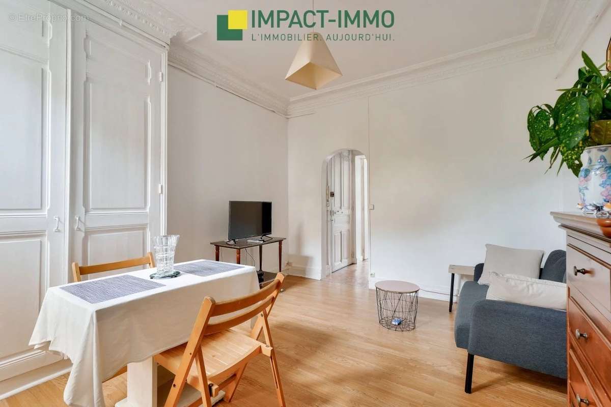 Appartement à COLOMBES