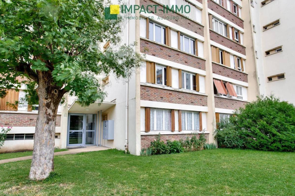 Appartement à COLOMBES