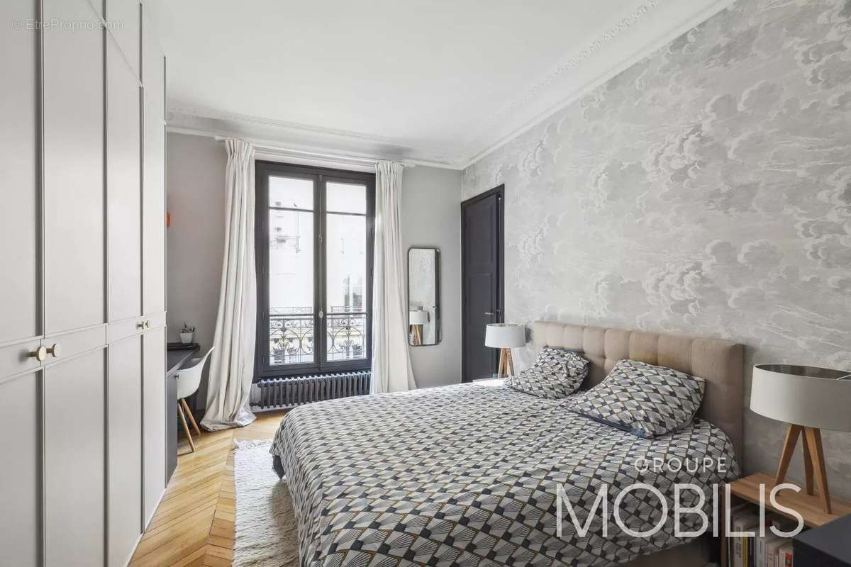 Appartement à PARIS-17E