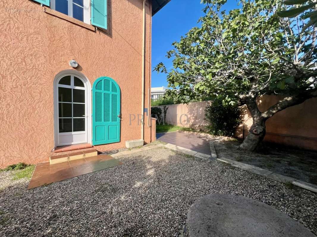 Appartement à FREJUS