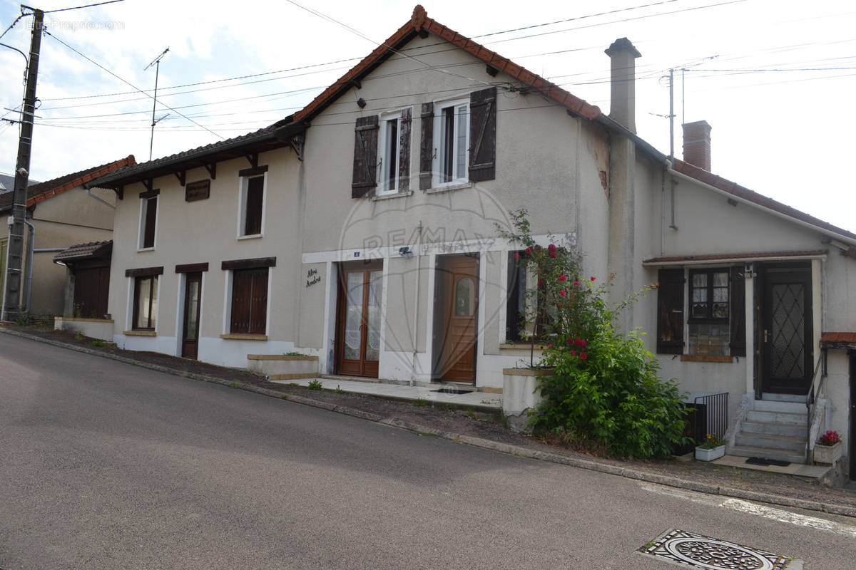 Autre à SAINT-HONORE-LES-BAINS