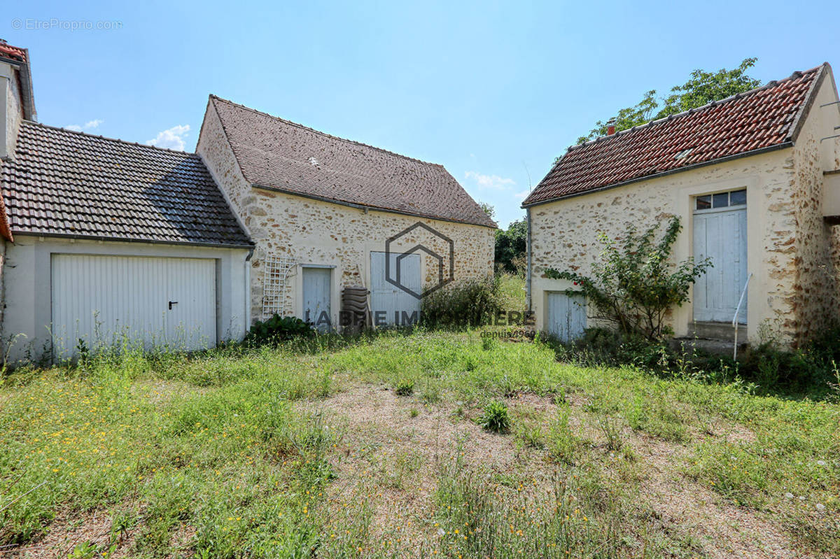 Maison à COUBERT