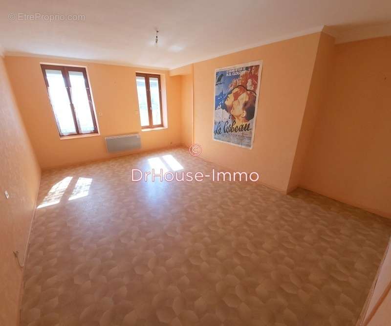 Appartement à LOUVIGNE-DU-DESERT