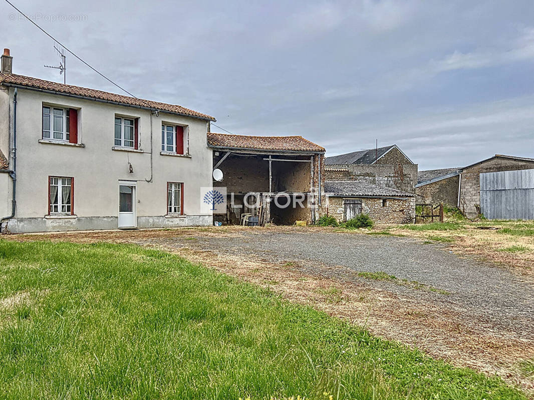 Maison à ASSAIS-LES-JUMEAUX