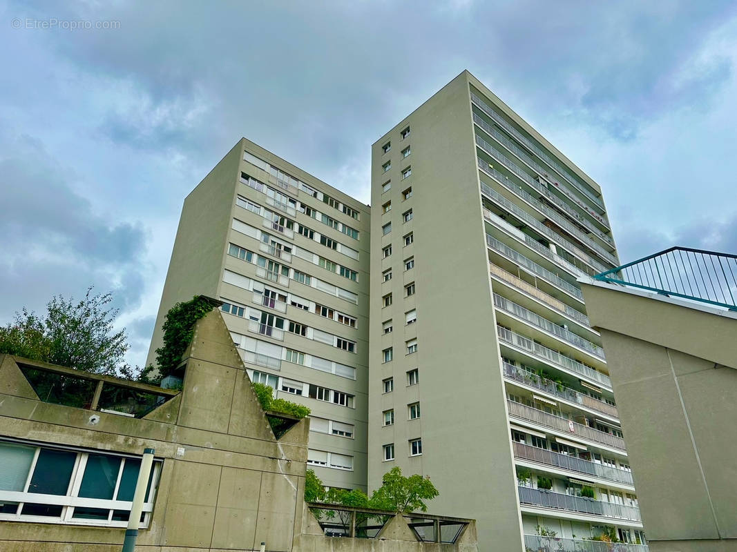 Appartement à IVRY-SUR-SEINE