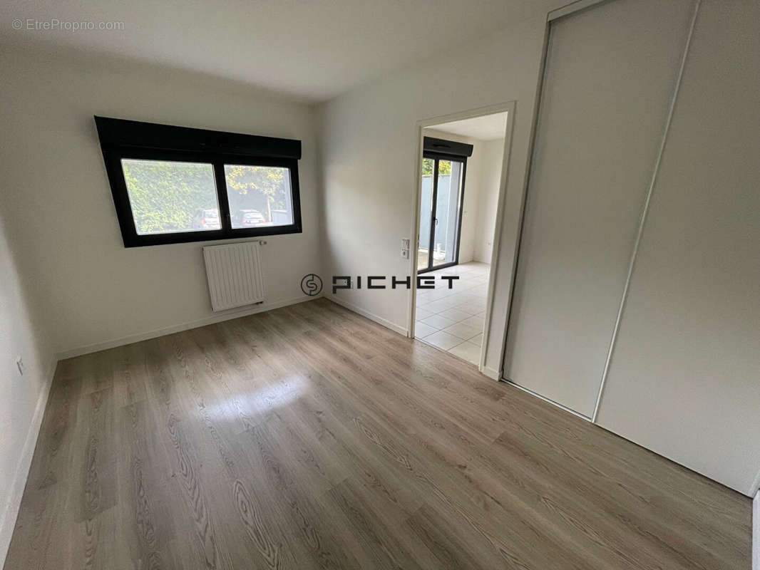 Appartement à LONS