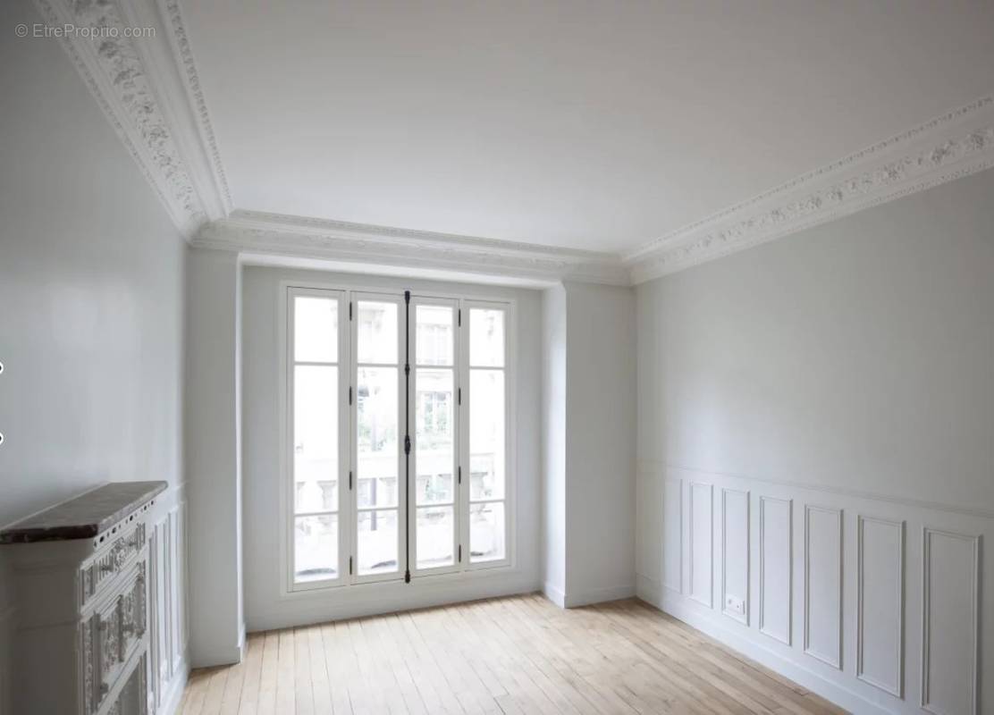 Appartement à PARIS-14E