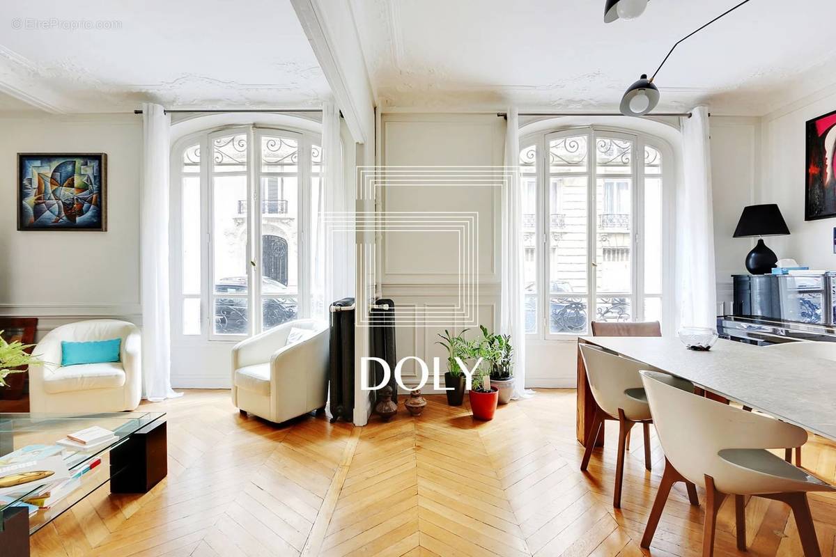 Appartement à PARIS-7E