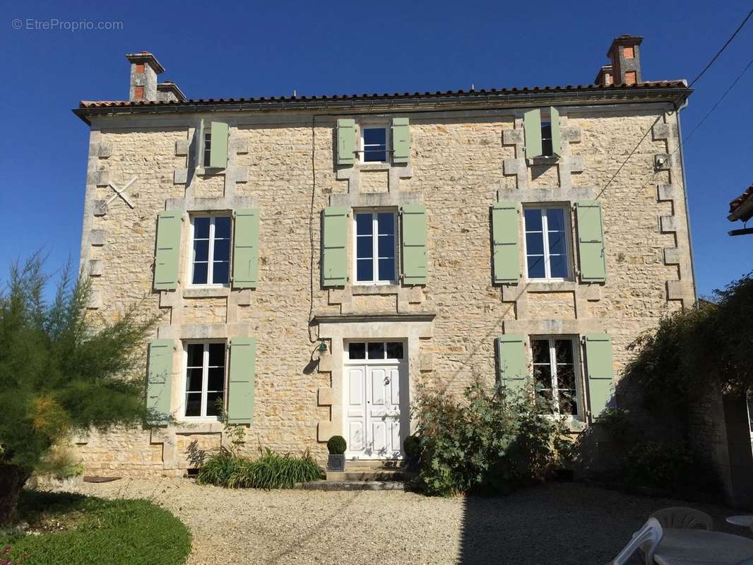 Maison à VENTOUSE