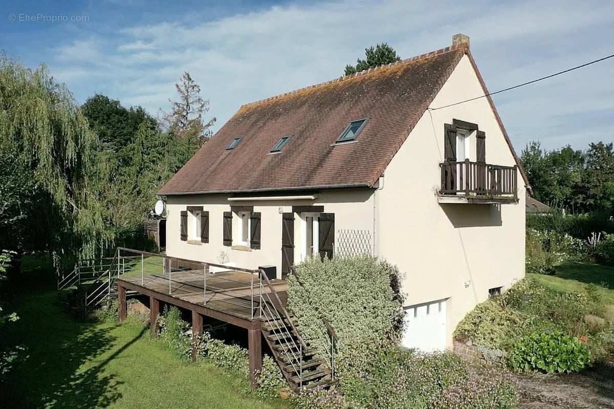 Maison à SAINT-PIERRE-SUR-DIVES