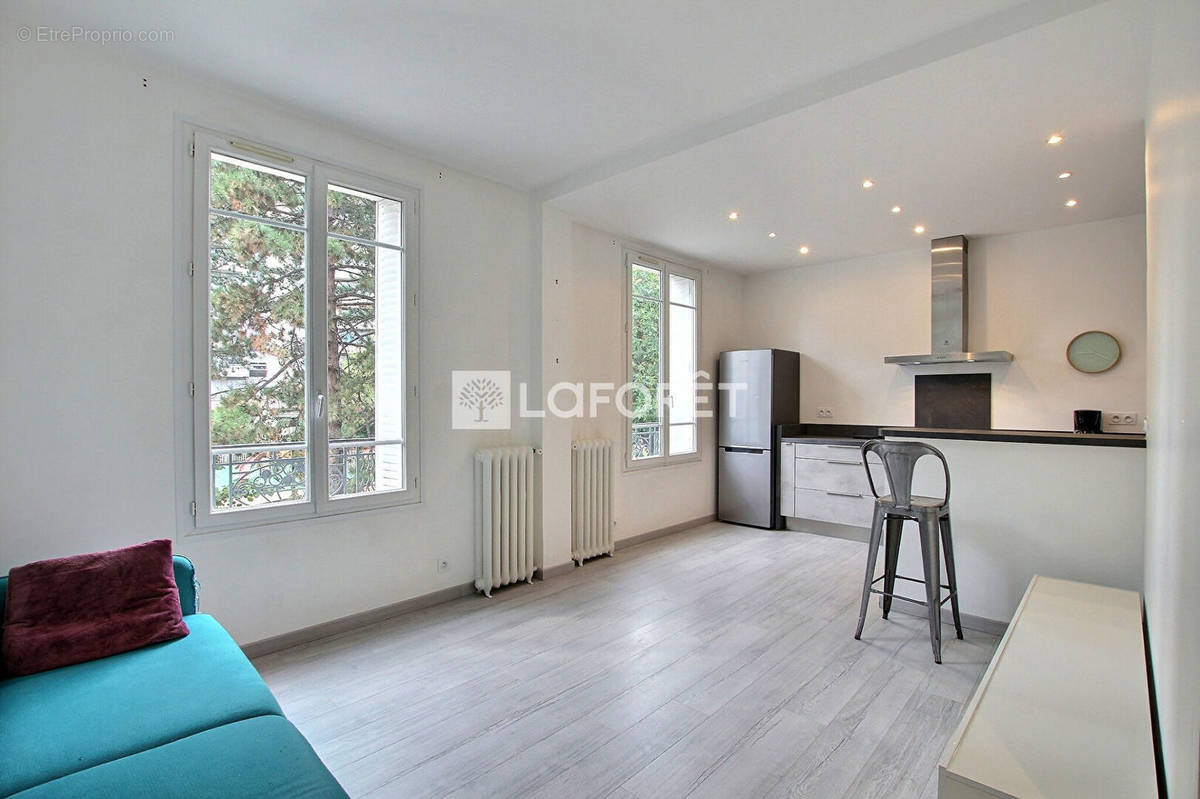 Appartement à COURBEVOIE