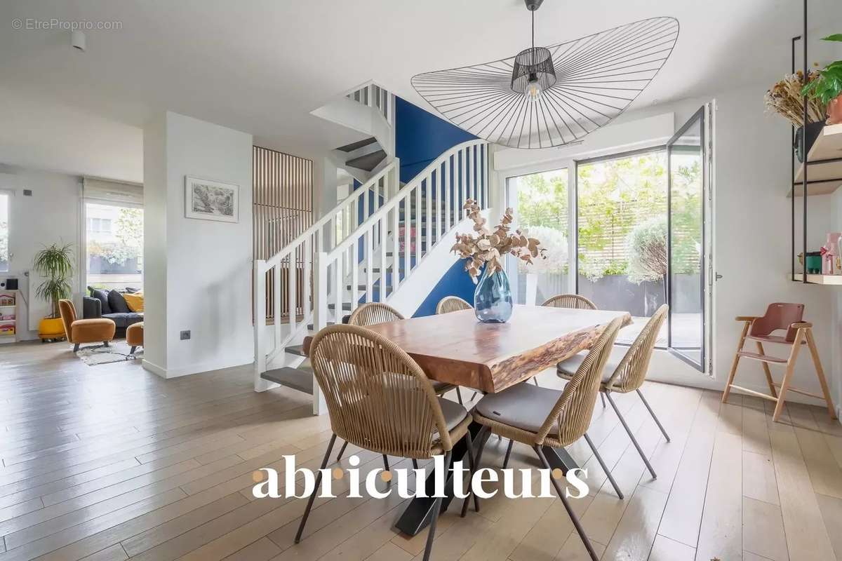 Appartement à PARIS-19E