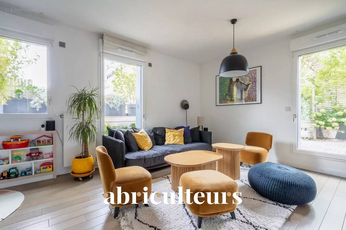 Appartement à PARIS-19E