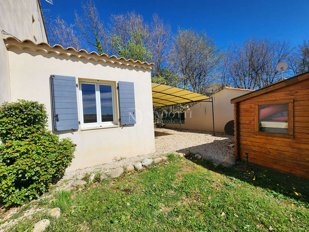 Maison à CADENET