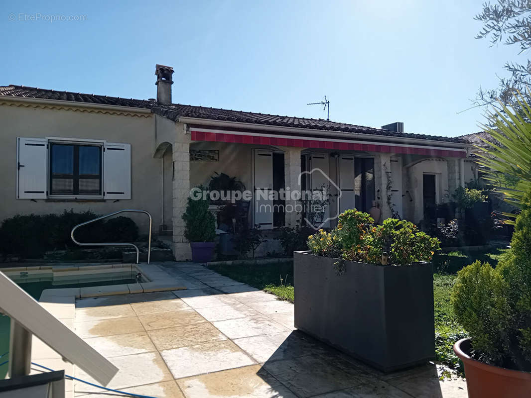 Maison à MAS-BLANC-DES-ALPILLES