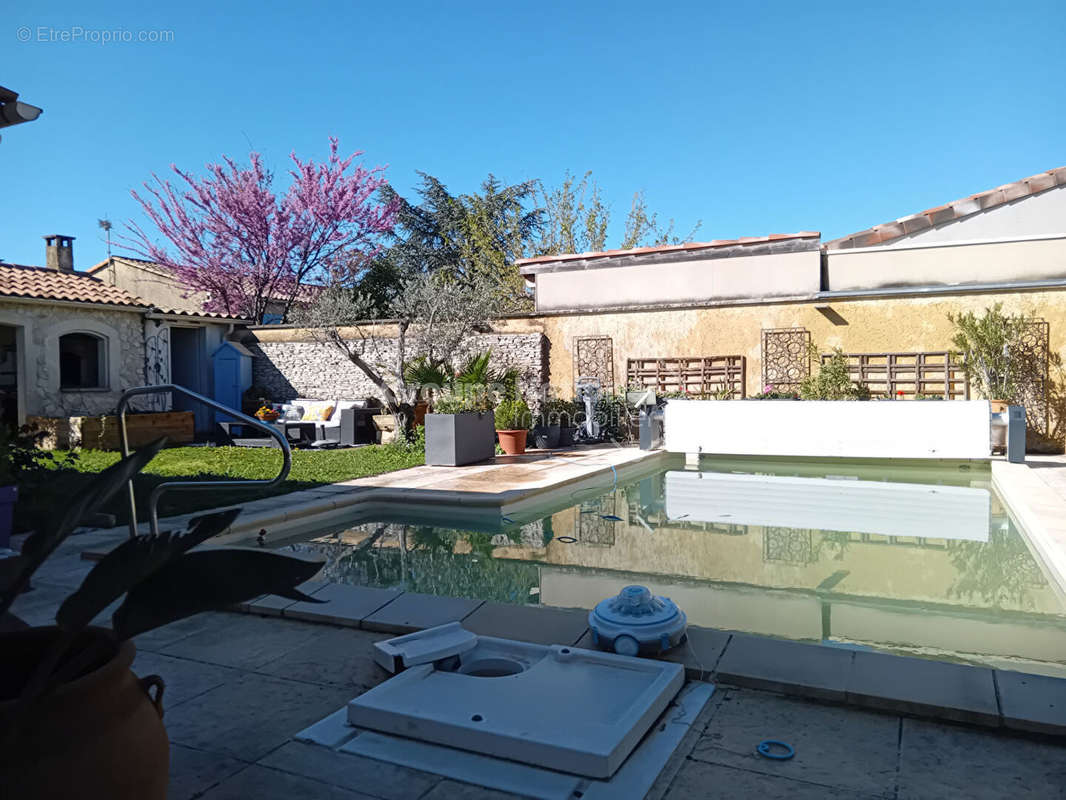 Maison à MAS-BLANC-DES-ALPILLES