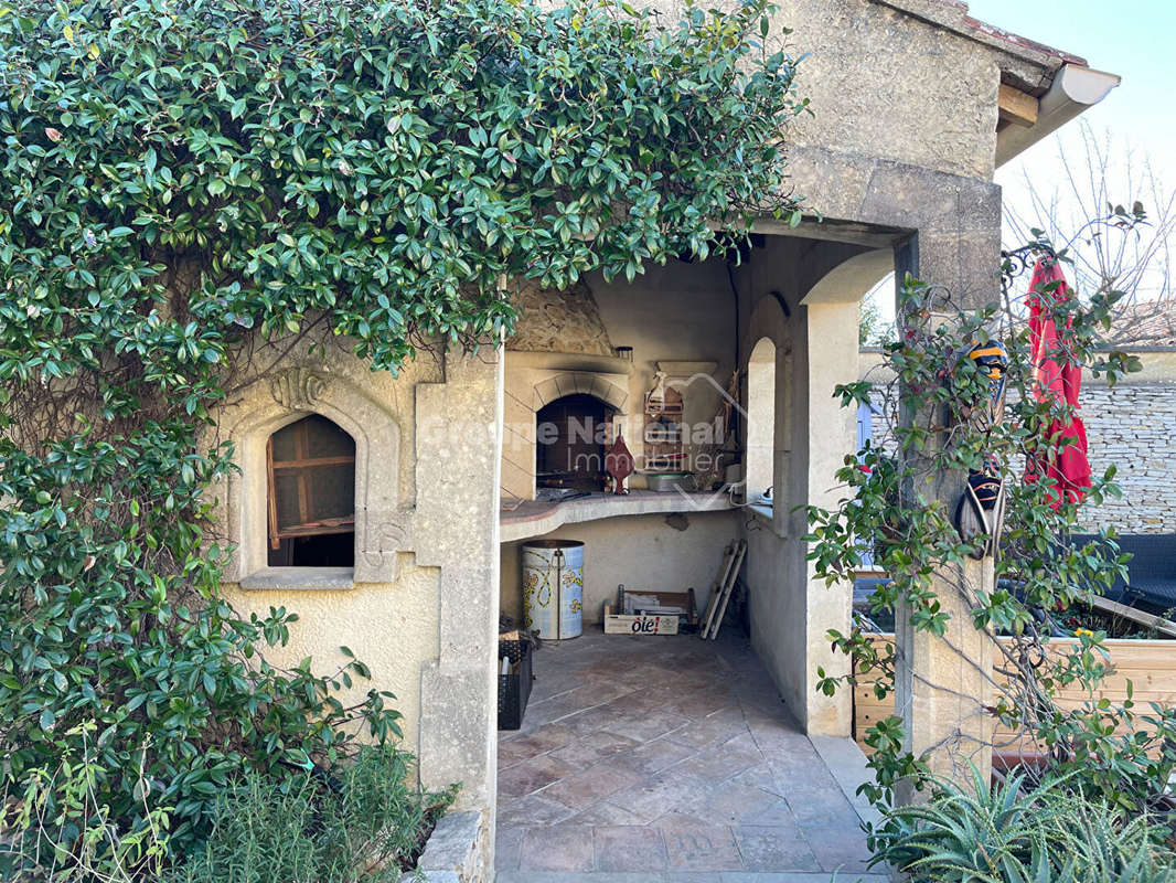 Maison à MAS-BLANC-DES-ALPILLES