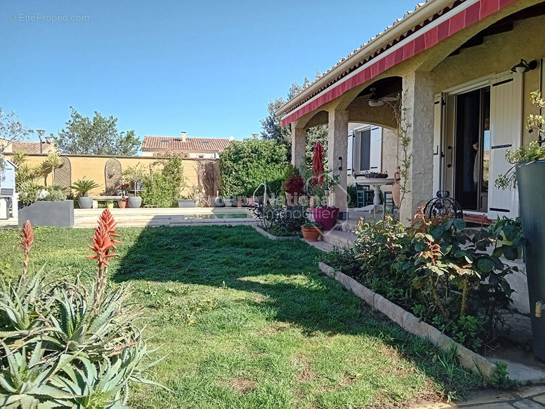 Maison à MAS-BLANC-DES-ALPILLES