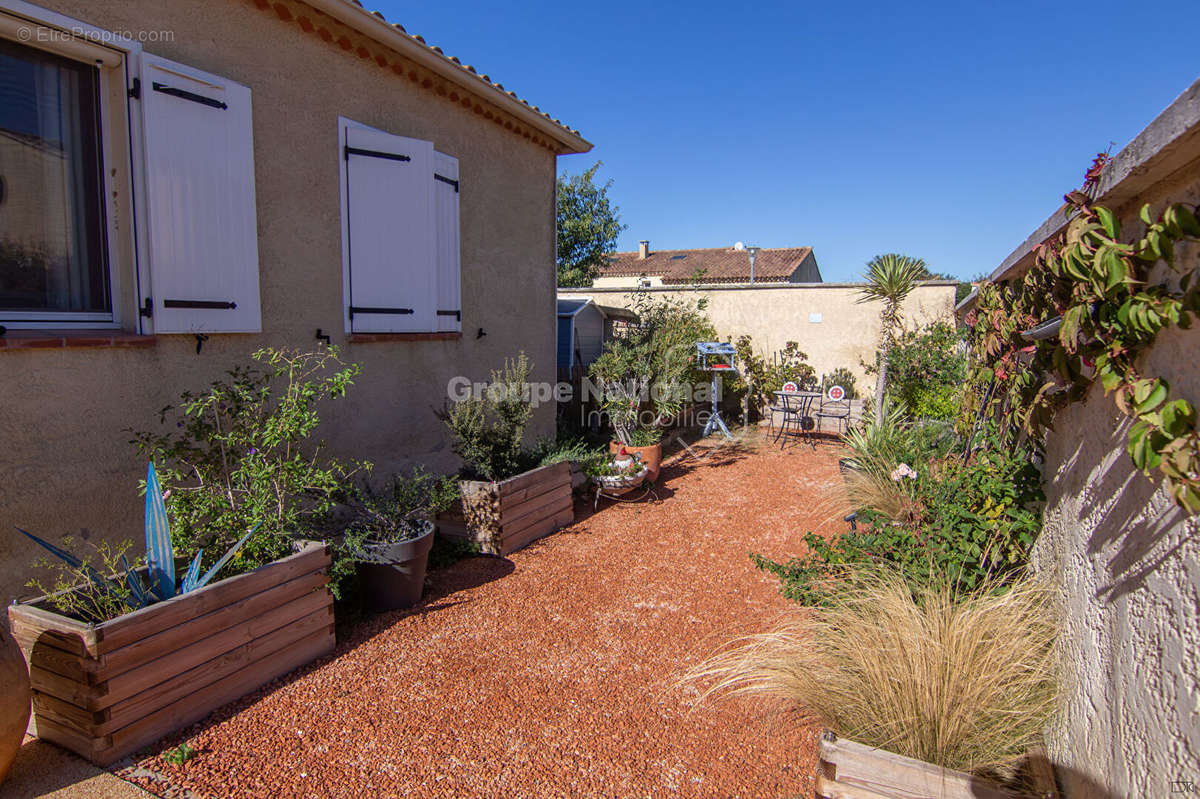 Maison à MAS-BLANC-DES-ALPILLES