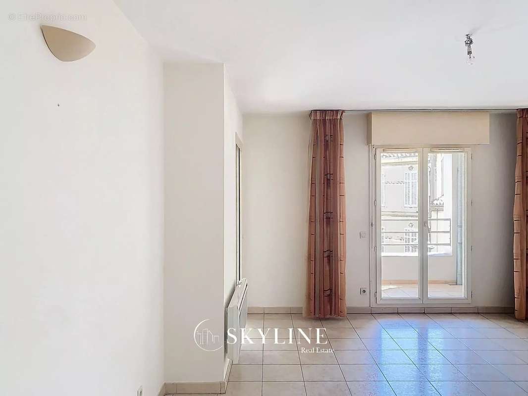 Appartement à MARSEILLE-5E