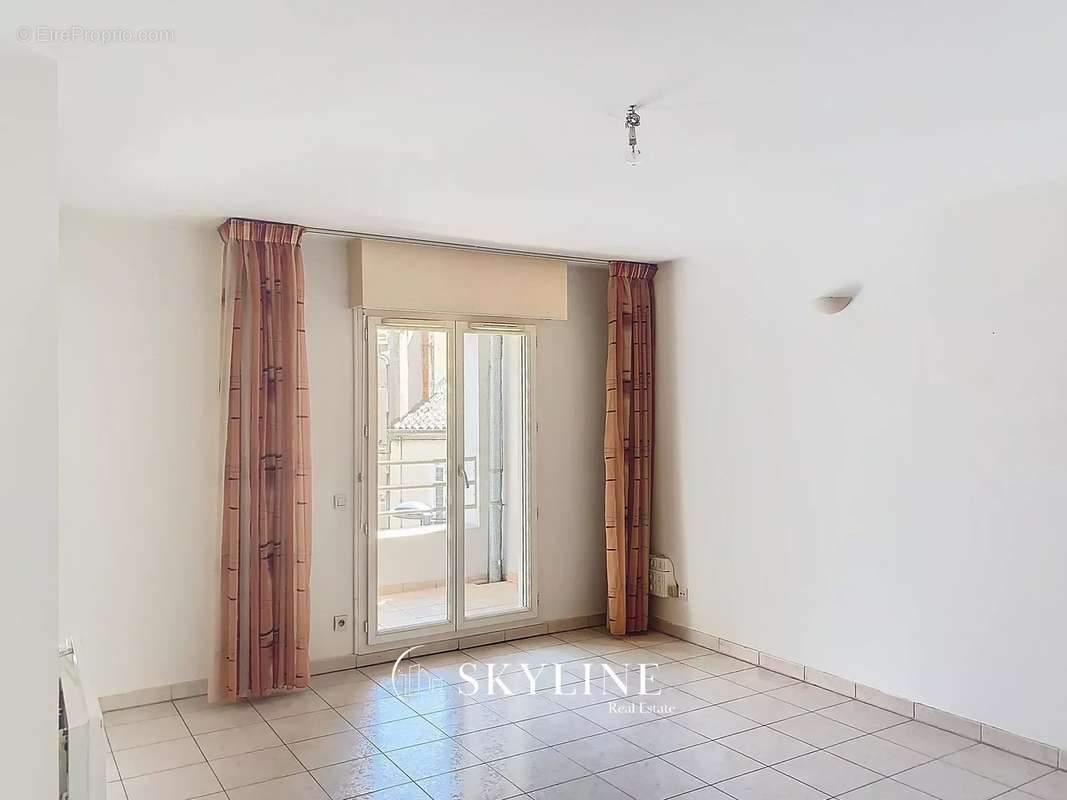 Appartement à MARSEILLE-5E