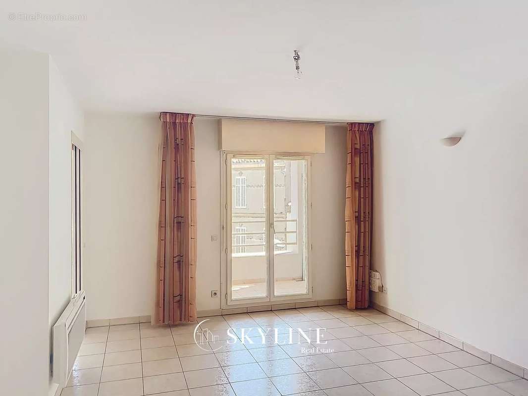 Appartement à MARSEILLE-5E