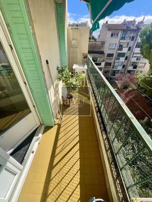 Appartement à MARSEILLE-4E